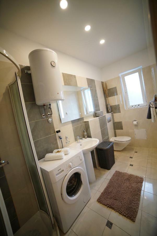 Portos Apartment Zadar Bagian luar foto