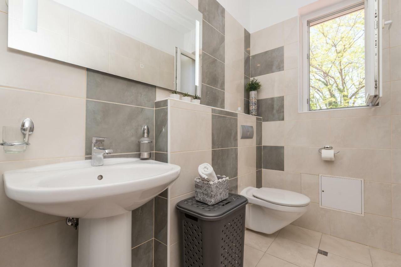 Portos Apartment Zadar Bagian luar foto