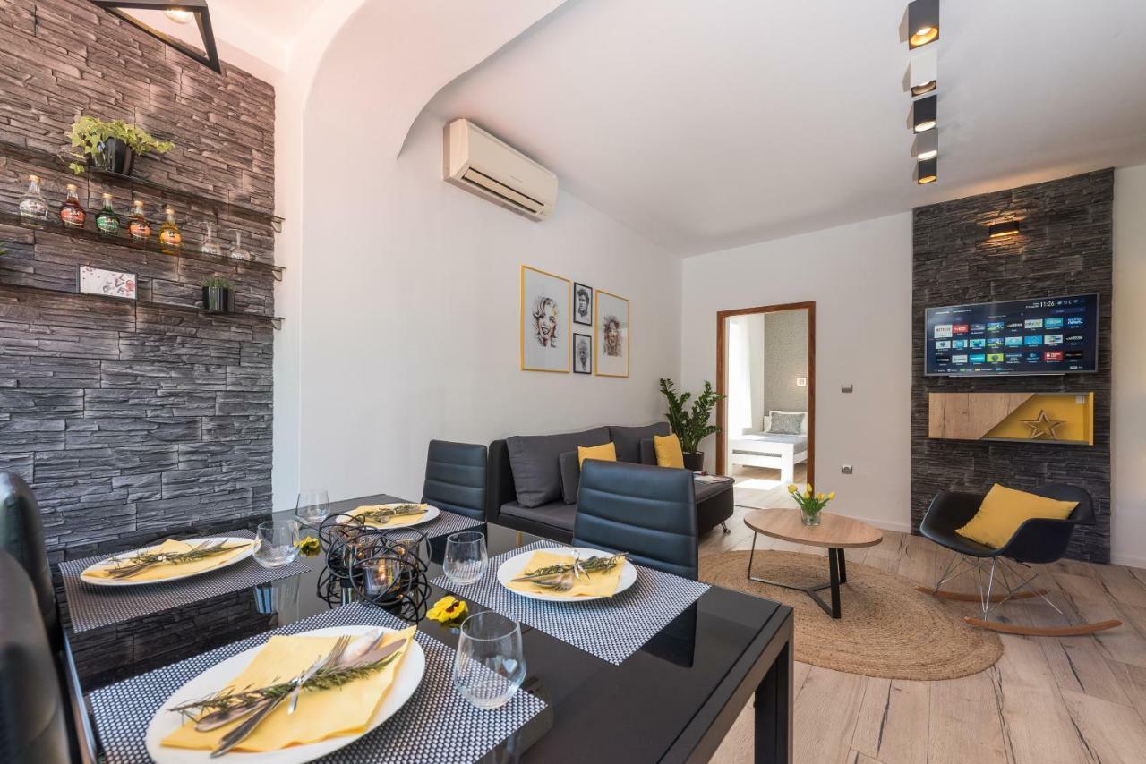 Portos Apartment Zadar Bagian luar foto